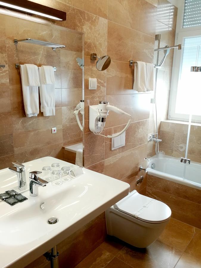 Hotel Maroon 萨格勒布 外观 照片