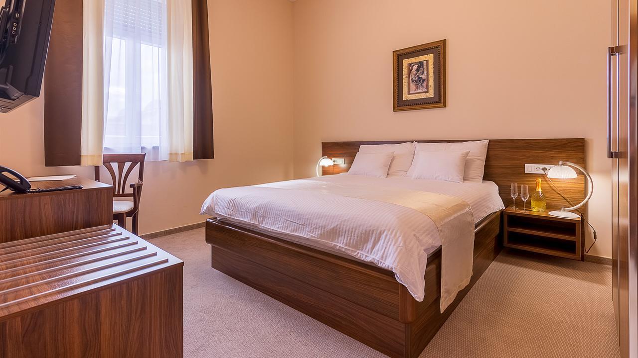 Hotel Maroon 萨格勒布 外观 照片